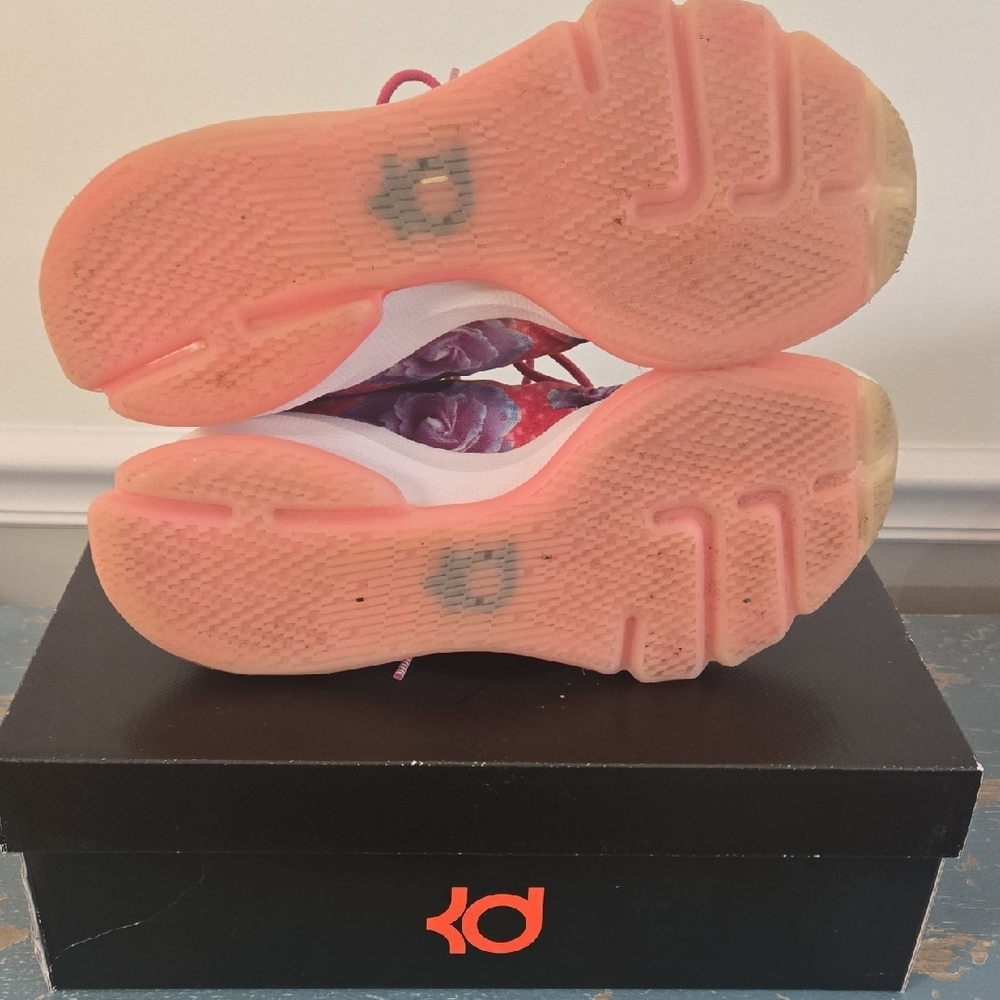 Nike KD 8 "Aunt Pearl" Pink and Purple Floral Basketball Sneakers - Picture 9 of 10